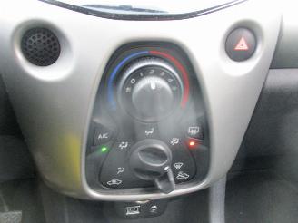 Toyota Aygo 1.0 VVT-i x-Play picture 19