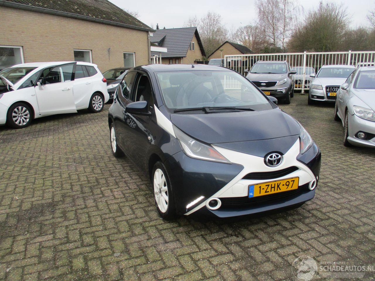 Toyota Aygo 1.0 VVT-i x-Play