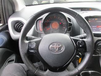 Toyota Aygo 1.0 VVT-i x-Play picture 21