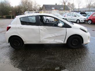 Toyota Yaris 1.0 VVT-i Now picture 8