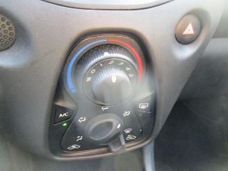 Toyota Aygo 1.0 VVT-i x-now picture 24