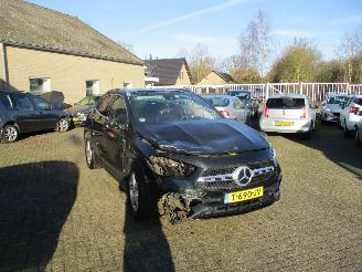 Unfallwagen Mercedes GLA 250 4MATIC AMG Line 2022/6
