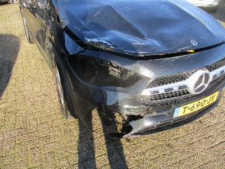 Mercedes GLA 250 4MATIC AMG Line picture 9