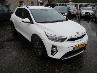 Schadeauto Kia Stonic 1.0 T-GDi MHEV Dyn+L REST BPM €1000,-!!! 2020/10