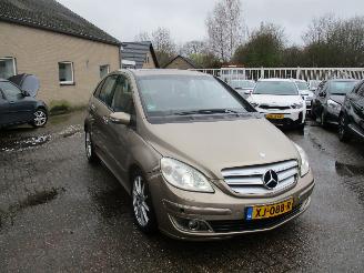 krockskadad bil auto Mercedes B-klasse 200 2006/2