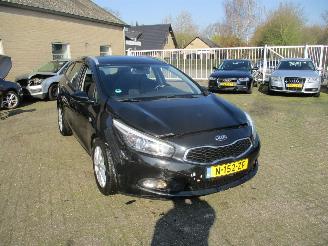 Damaged car Kia Cee d cee\'d Sportswagon 2014/5