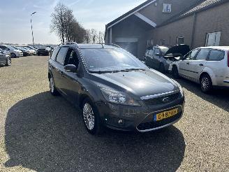 damaged passenger cars Ford Focus 2.0 Titanium 2009/1