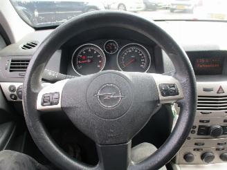 Opel Astra STATION WAGON 1.6 Temptation picture 17