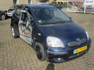 Coche accidentado Toyota Yaris 1.3 VVT-i Idols 2004/6