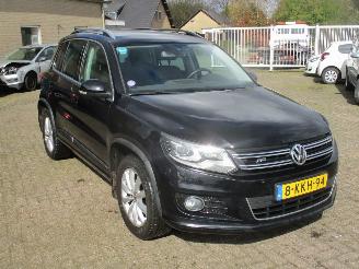 uszkodzony samochody osobowe Volkswagen Tiguan 2.0 TSI Sport&Style 4motion REST BPM €1600,-!!! 2013/5
