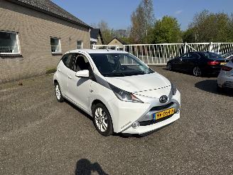 škoda osobní automobily Toyota Aygo 1.0 VVT-i x-pure 2016/1