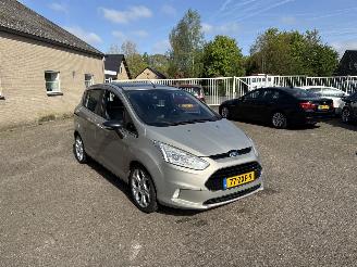Schadeauto Ford B-Max 1.6 TI-VCT Titanium REST BPM €700,-!!! 2013/2