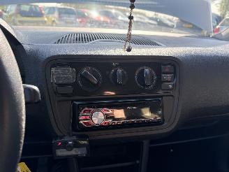 Volkswagen Up! 1.0 move up! picture 24