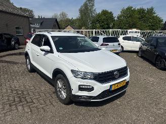 Voiture accidenté Volkswagen T-Roc 1.5 TSI Style Business REST BPM €1500,-!!! 2020/1