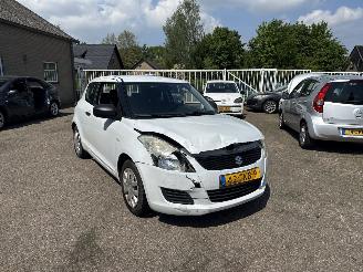 skadebil auto Suzuki Swift 1.2 Base 2012/2
