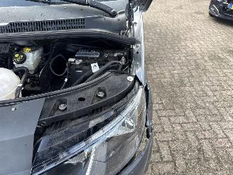 Volkswagen Transporter 2.0 TDI L1H1 Comfortline. ROLSTOELVERVOER picture 10
