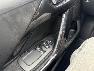 Peugeot 208 1.2 PureT. Blue Lion REST BPM €370,-!!! picture 42