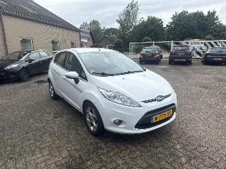 Voiture accidenté Ford Fiesta 1.4 Titanium AUTOMAAT 2012/9