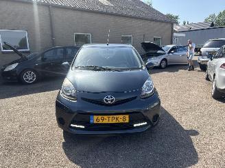 Toyota Aygo 1.0 VVT-i Aspiration AUTOMAAT picture 2
