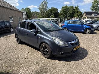 uszkodzony samochody osobowe Opel Corsa 1.2-16V 111 Edition 2010/6