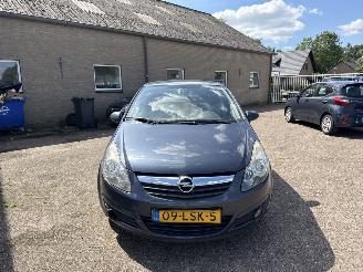 Opel Corsa 1.2-16V 111 Edition picture 2
