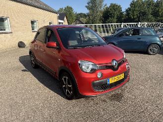 Auto incidentate Renault Twingo 1.0 SCe Collection REST BPM €300,-!!! 2017/8