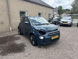 Voiture accidenté Fiat 500E RED 42 kWh 2022/6