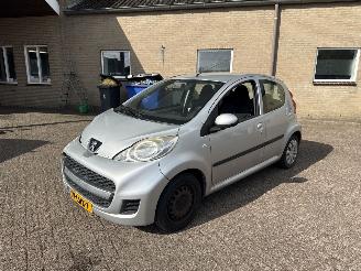 Peugeot 107 1.0-12V Sublime AIRCO picture 3