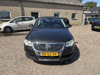 Volkswagen Passat 2.0 FSI Comfortline picture 2
