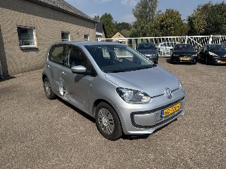 Coche accidentado Volkswagen Up! 1.0 Move up! Bluemotion AUT REST BPM €200,-!!! 2015/10