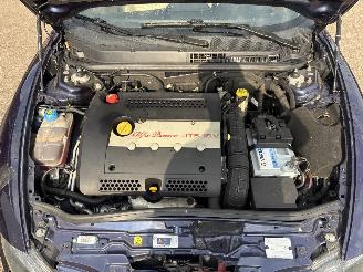 Alfa Romeo GT 2.0 JTS Collezione picture 13