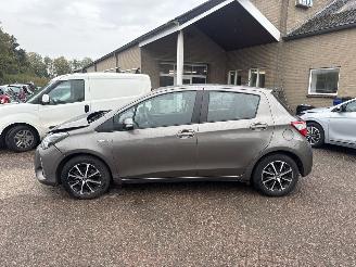 Toyota Yaris 1.5 Hybrid Dynamic AUT picture 4
