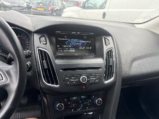 Ford Focus 1.0 Titanium REST BPM €400,-!!! picture 22