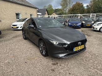 krockskadad bil auto Mazda 3 2.0 e-SA-G Luxury M Hybrid 122  REST BPM €700,-!!! 2023/1