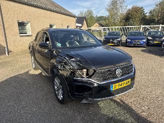 Coche accidentado Volkswagen T-Roc 1.5 TSI Sport DSG REST BPM €300,-!!! 2019/2