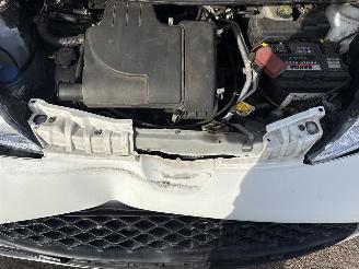 Peugeot 107 1.0-12V XR AIRCO picture 11