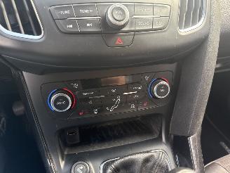 Ford Focus 1.0 Titanium REST BPM €300,-!!! picture 17