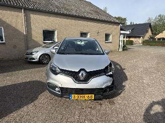 Renault Captur 1.2 TCe Expression picture 2