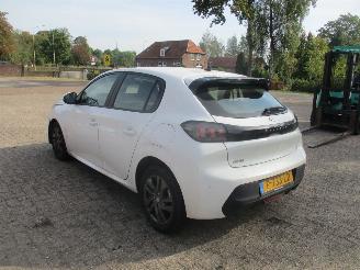 Peugeot 208 1.2 PureTech Allure Pack REST BPM €1400,-!!! picture 5