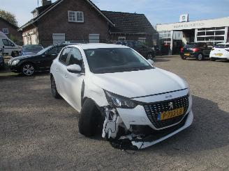 uszkodzony samochody osobowe Peugeot 208 1.2 PureTech Allure Pack REST BPM €1400,-!!! 2021/12