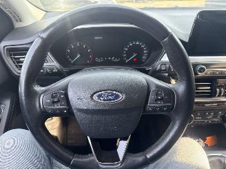 Ford Focus 1.0 EcoBoost Trend Edition picture 26