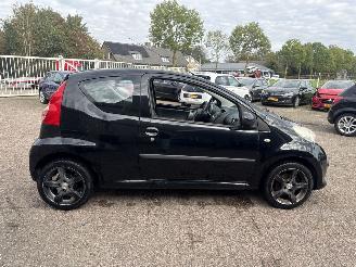 Peugeot 107 1.0-12V XS picture 8