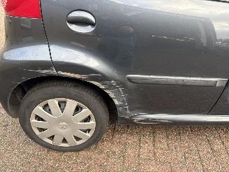 Peugeot 107 1.0-12V XS picture 14