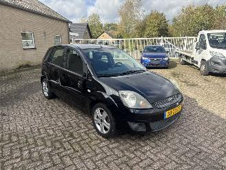 Damaged car Ford Fiesta 1.3-8V Futura XL 2008/2