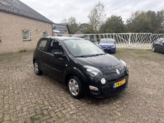 krockskadad bil bedrijf Renault Twingo 1.2 16V Collection 2013/4