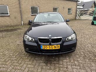 BMW 3-serie 318i Dynamic Exec. picture 2