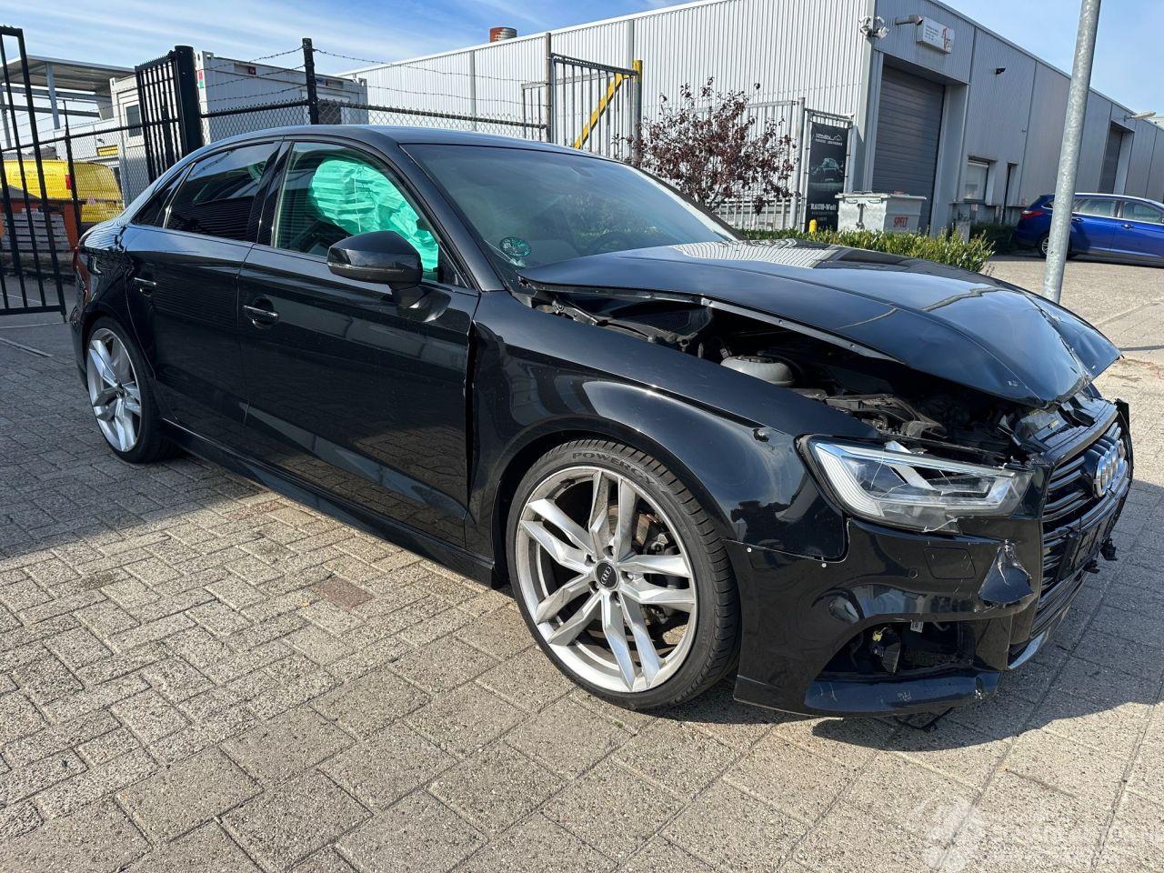 Audi A3 1.5 TFSI CoD Sport S Line Edition