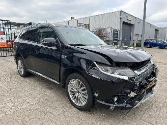 škoda osobní automobily Mitsubishi Outlander 2.4 PHEV Intense 2018/10