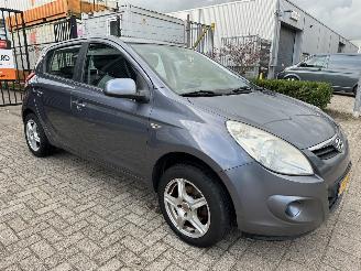 Vaurioauto  passenger cars Hyundai I-20 1.2i i-Drive 2010/3