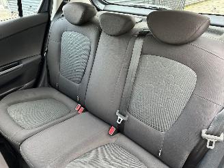 Hyundai I-20 1.2i i-Drive picture 14